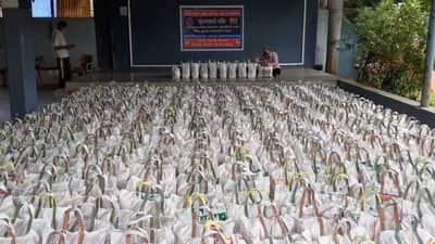 Surat : સુરતે ફરી માનવતા મહેકાવી : મહારાષ્ટ્રમાં પુરથી બેઘર બનેલા લોકોને 511 કીટ મોકલવામાં આવશે