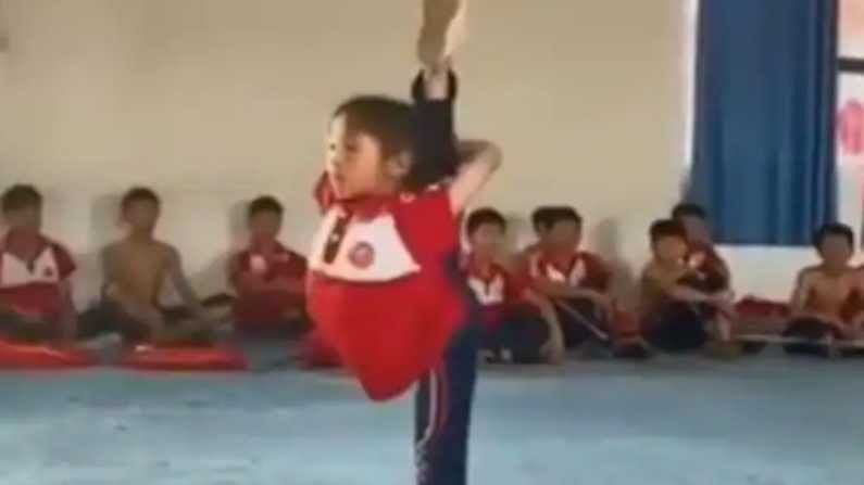 Viral Video: બાળકીના આશ્ચર્યજનક સ્ટંટ જોઈને લોકોના ઉડ્યા હોંશ, વીડિયો જોઈને તમે પણ થઈ જશો આશ્ચર્યચકિત, જુઓ આ  Video