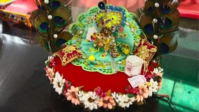 Surat : કૃષ્ણ જન્મોત્સવને વધાવવા આ વખતે હિંચકાની સાથે ગાદીની પણ ભારે ડિમાન્ડ