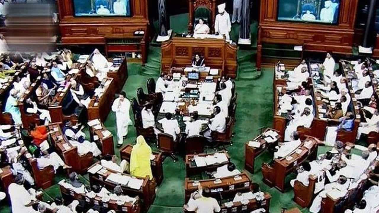 લોકસભામાં OBC અનામત માટે બંધારણ સુધારણા બિલ વિના વિરોધે પસાર, 385 સભ્યોએ આપ્યો ટેકો