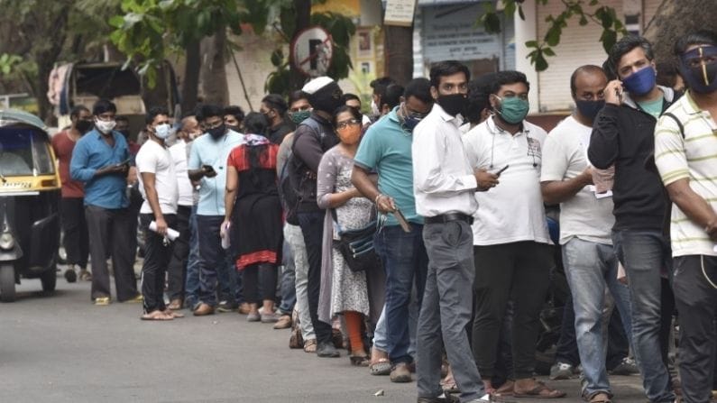 Surat : કાપડ માર્કેટના 60 હજાર વેપારીઓમાંથી 99 ટકા એ લઇ લીધી વેક્સિન