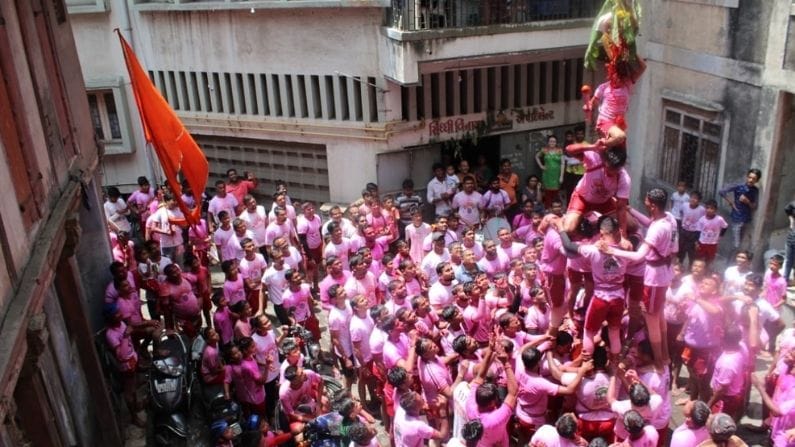 Surat : દહીં હાંડી મહોત્સવને પરવાનગી ન મળતા સુરતના ગોવિંદા મંડળો નિરાશ