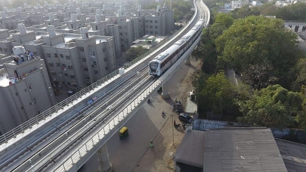 Surat: સુરતના અલથાણ વિસ્તારમાં બનશે મેટ્રો ભવન, સુરત મનપા 6,542 ચો.મી. જગ્યા ફાળવશે