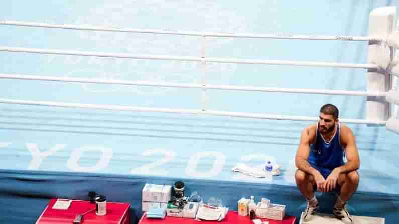 boxer mourad aliev :રેફરીના એક નિર્ણયથી વિરોધ પર બેઠો બોક્સર, જાણો શું છે સમગ્ર મામલો