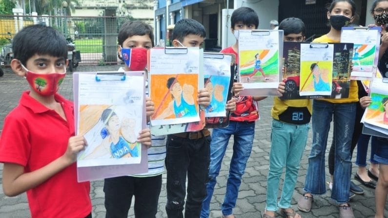 Photo Story : સુરતમાં સ્ટાર એથ્લીટ નીરજ ચોપરાની થીમ પર યોજાઈ પેઇન્ટિંગ કોમ્પિટિશન