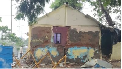 Surat : રસ્તાને નડતરરૂપ પીપલોદ પોલીસ ચોકીનું આખરે ડિમોલિશન કરાયું