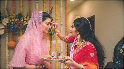 બોલિવૂડ અભિનેત્રી સુષ્મિતા સેન ટૂંક સમયમાં જ ફોઈ બનવા જઈ રહી છે. સુષ્મિતા સેનની ભાભી અને ટીવી અભિનેત્રી ચારુ અસોપા ટૂંક સમયમાં માતા બનવા જઈ રહી છે.
