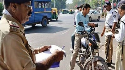 Crime: ટ્રાફિક પોલીસે બાઇક ચાલકને રોકતા PSI તરીકે આપી ઓળખ, આઈ કાર્ડ માંગતા જોવા જેવી થઈ