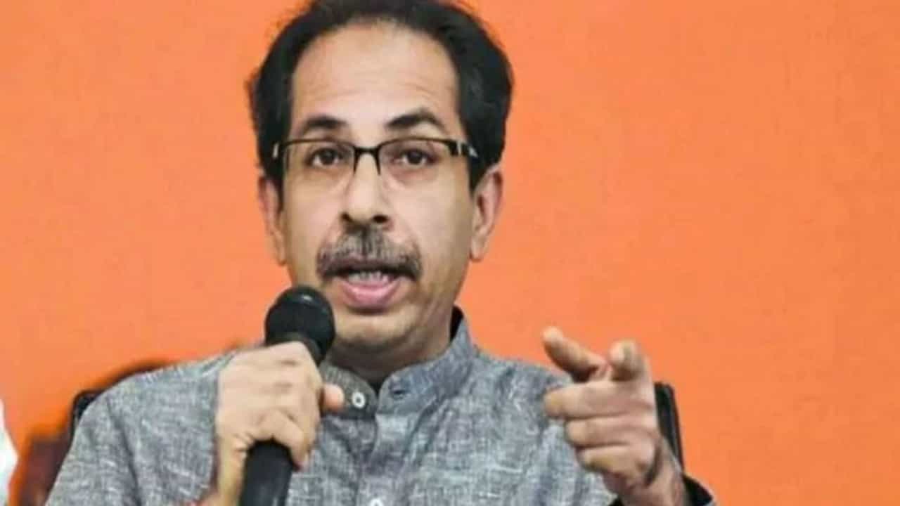 નારાયણ રાણેની ધરપકડથી CM ઉદ્ધવ ઠાકરેએ પોતાના પગ પર મારી કુહાડી, આ ઘટના બાદ યોગી આદિત્યનાથને ચપ્પલથી મારવાનું નિવેદન ફરી ચર્ચામાં