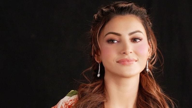 Urvashi Rautela એ ઓફ કેમેરા મિત્રો સાથે કરી ખૂબ મસ્તી, વીડિયો થયો વાયરલ