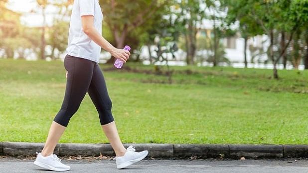Amazing Benefits Of Walking: રાતે જમ્યા બાદ ચાલવાના છે અઢળક ફાયદા, આ બિમારીઓ થાય છે દૂર
