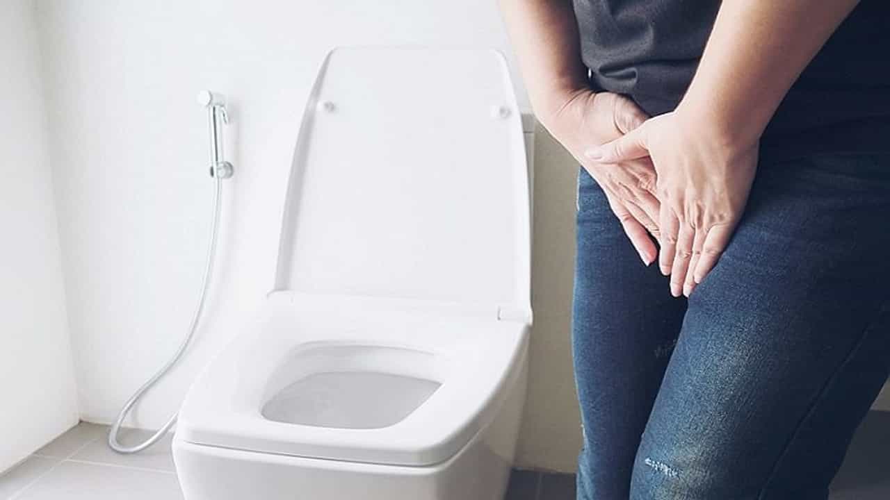 જો તમે પણ પેશાબને વારંવાર રોકતા હોય તો તમે કરી રહ્યા છો મોટી ભૂલ, થઇ શકે છે આ બીમારી