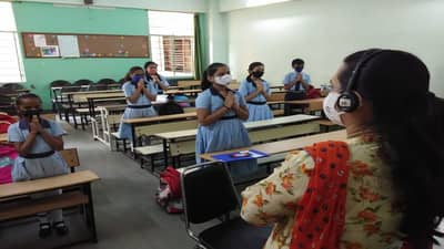 Ahmedabad : આજથી ધોરણ 6 થી 8ના વર્ગો sop સાથે શરૂ થયા, ઓનલાઇન સાથે ઓફલાઈન શિક્ષણ અપાશે