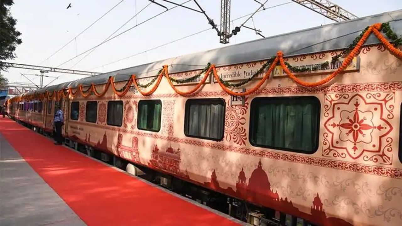 ભગવાન રામના ભક્તો માટે સારા સમાચાર છે. ભારતીય રેલવે  (Indian Railways)રામાયણ યાત્રા (Ramayan Yatra Special Train) સ્પેશિયલ ટ્રેન શરૂ કરવા જઈ રહી છે. આ ટ્રેનથી ભગવાન રામના ભક્તો અયોધ્યાથી રામેશ્વરમ સુધી દર્શન કરી શકશે.