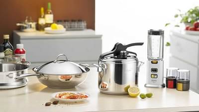 સ્ટેનલેસ સ્ટીલમાં એવું શું હોય છે કે તેમાં કાટ નથી લાગતો ? જાણો તે સ્ટીલથી કેટલું અલગ છે !