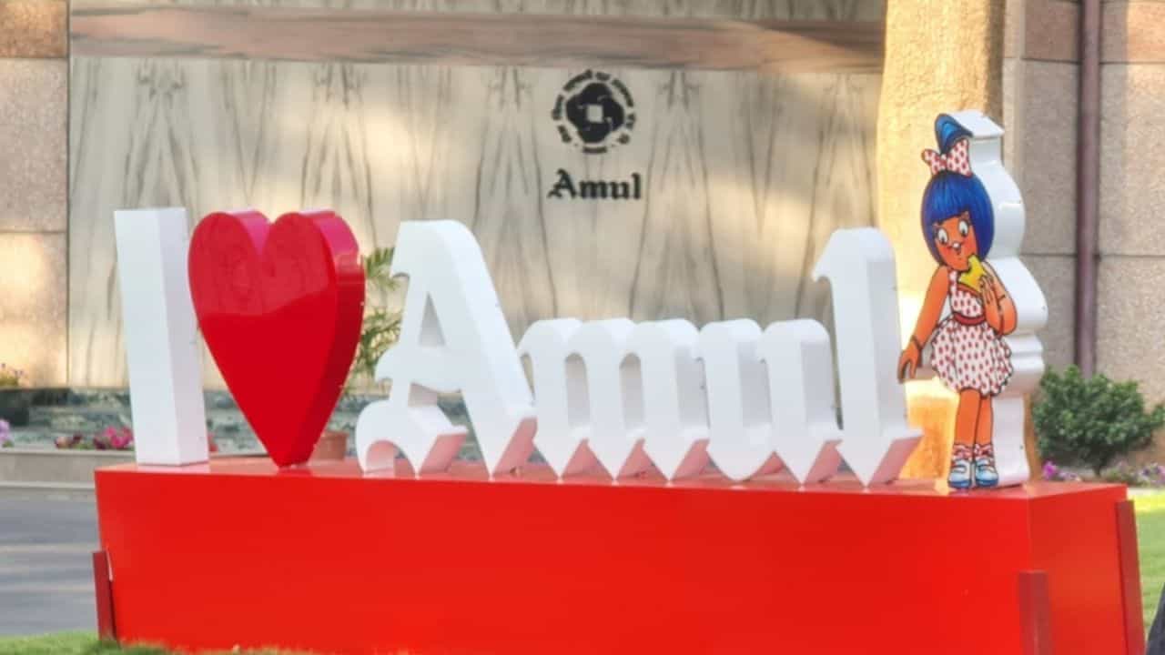 ANAND : અમુલ ડેરીનો રેકોર્ડ, વર્ષ 2020-21માં દરરોજ સરેરાશ 36 લાખ કિલો ગુણવત્તાસભર દૂધ સંપાદન કર્યુ