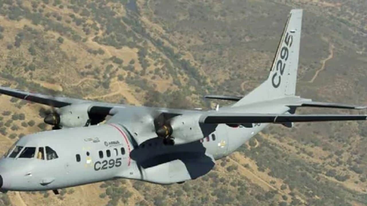 Defense Ministry: C-295 MW ટ્રાન્સપોર્ટ એરક્રાફ્ટ ખરીદવા મળી મંજુરી, પ્રથમ વાર એક ખાનગી કંપની કરશે દેશમાં સેનાનાં વિમાનોનું ઉત્પાદન