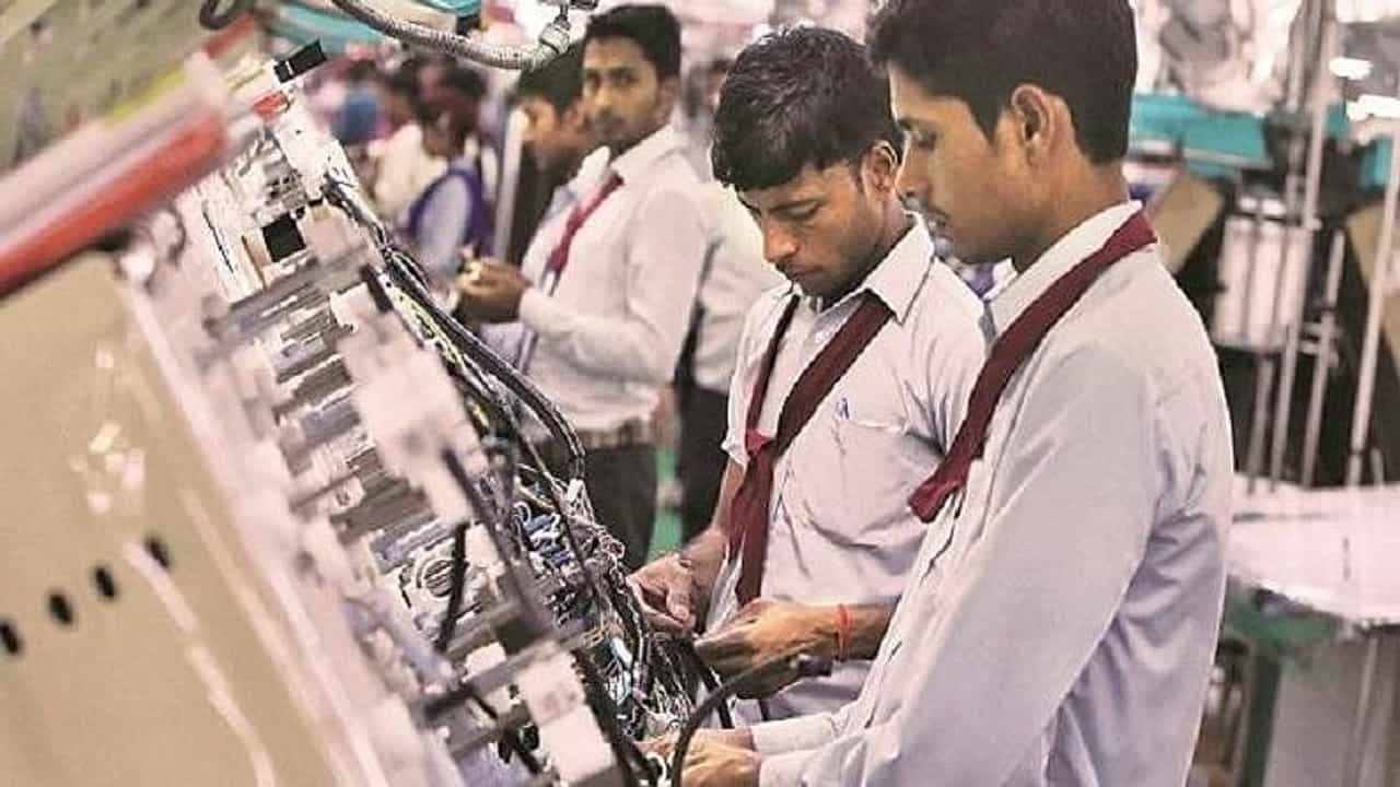 CLW Recruitment 2021: ચિતરંજન લોકોમોટિવ વર્ક્સમાં એપ્રેન્ટિસના પદ માટે અરજી કરવાની છેલ્લી તારીખ નજીક છે, આ રીતે કરો અરજી