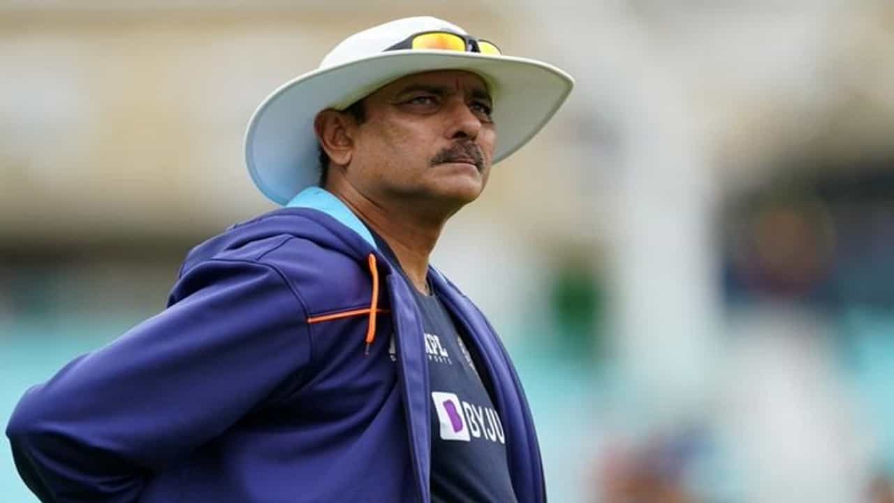 IND vs ENG: મુખ્ય કોચ રવિ શાસ્ત્રી કોરોના પોઝિટીવ , ટીમ ઇન્ડીયાના ચાર સભ્યો આઇસોલેશનમાં ખસેડાયા