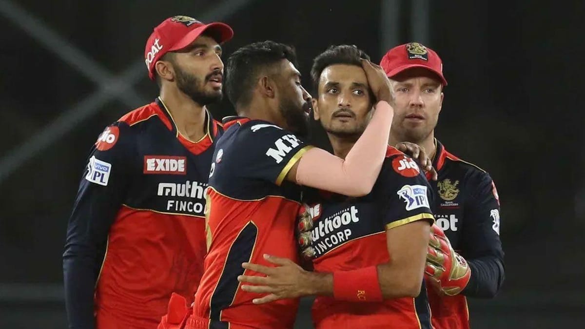 IPL 2021 Purple Cap: પર્પલ કેપની રેસમાં નંબર 1 હર્ષલ પટેલ થયો વધુ મજબુત, વિકેટો ઝડપવામાં ધૂમ મચાવી રહ્યો છે