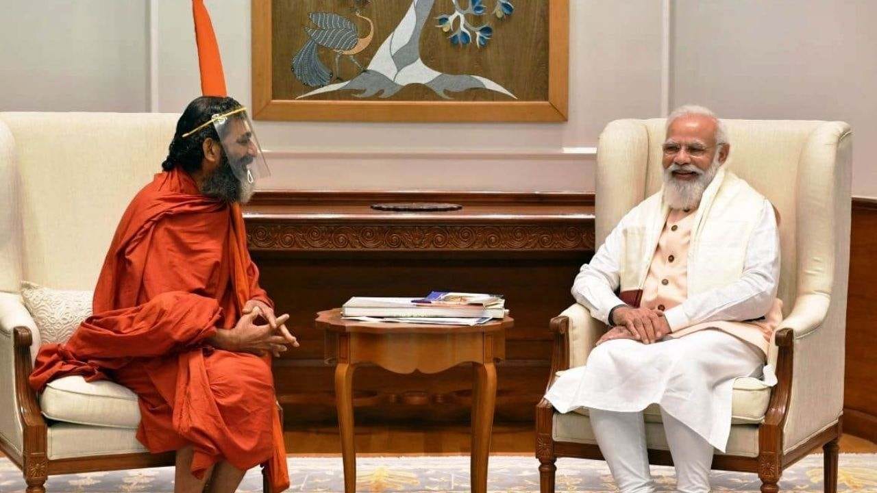 Statue of Equality નો 2જી ફેબ્રુઆરીએ ઉદ્ઘાટન સમારંભ, વડાપ્રધાન નરેન્દ્ર મોદીને ચિન્ના જીયર સ્વામીએ આપ્યું આમંત્રણ Statue of Equality નો 2જી ફેબ્રુઆરીએ ઉદ્ઘાટન સમારંભ, વડાપ્રધાન નરેન્દ્ર મોદીને ચિન્ના જીયર સ્વામીએ આપ્યું આમંત્રણ