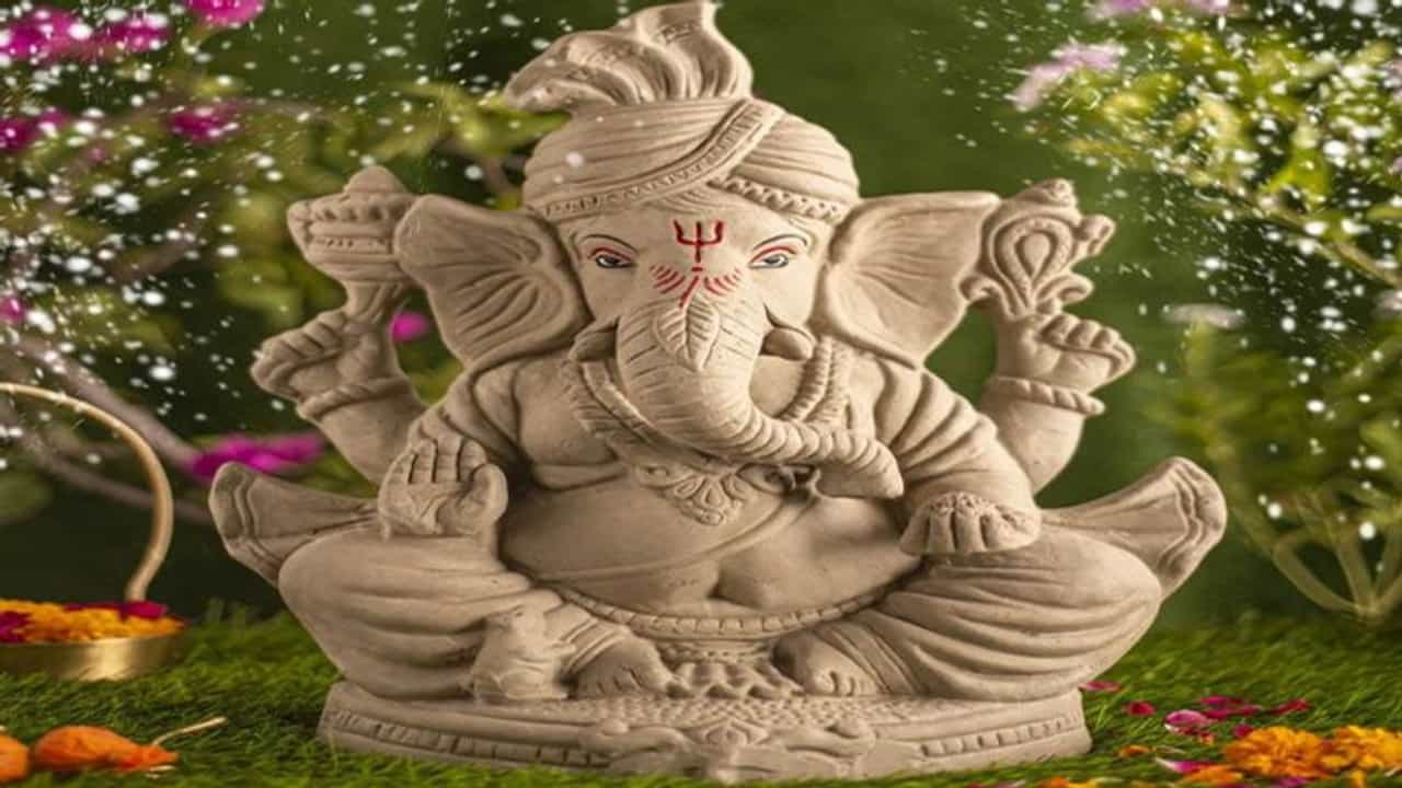 Ganesh Chaturthi 2021: આ ગણેશ ચતુર્થીએ કેવી રીતે કરશો વક્રતુંડના વધામણા ? જાણો ગણેશ સ્થાપનના શુભ મુહૂર્ત અને વિધિ