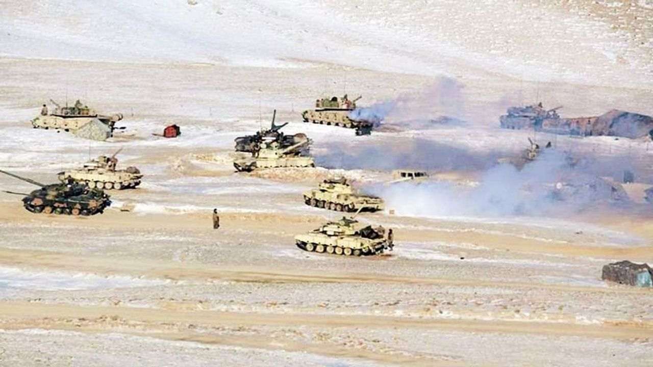 Ladakh: ચીને LACની 8 જગ્યા પર બનાવ્યા સૈન્યના ઠેકાણા, એરબેઝ પર મિસાઈલો તૈનાત, 50 હજાર સૈનિકો પણ તૈનાત