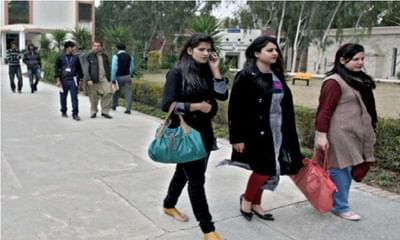 Pakistan: આને કહેવાય સોબતની અસર ! તાલિબાનીઓનાં રસ્તે ઈમરાન ખાને બહાર પાડ્યો ફતવો, શિક્ષકો જીન્સ, ટાઈટ કપડા કે ટી શર્ટ નહી પહેરી શકે