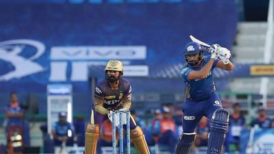 રોહિત શર્મા (Rohit Sharma) ની ગણતરી મર્યાદિત ઓવરના શ્રેષ્ઠ બેટ્સમેનોમાં થાય છે. તાજેતરના ઇંગ્લેન્ડ પ્રવાસ દરમિયાન તેણે ટેસ્ટમાં પણ કમાલ કર્યા હતા. પરંતુ વનડે અને T20 માં તે લાલ બોલથી એક ડગલું આગળ છે. ઇંગ્લેન્ડ બાદ રોહિત IPL 2021 ના ​​બીજા તબક્કામાં રમવાનો હતો. પરંતુ તે આ તબક્કાની પ્રથમ મેચ રમી શક્યો ન હતો. કલકાતા નાઈટ રાઈડર્સ સામેની બીજી મેચમાં તે મેદાનમાં ઉતર્યો અને કેટલાક રેકોર્ડ પોતાના નામે કર્યા. કેટલાક રેકોર્ડ એવા છે જેને જોઈને રોહિત ખુશ થશે, પરંતુ કેટલાક એવા છે જે રોહિતને જોઈને પણ ખરાબ લાગશે.