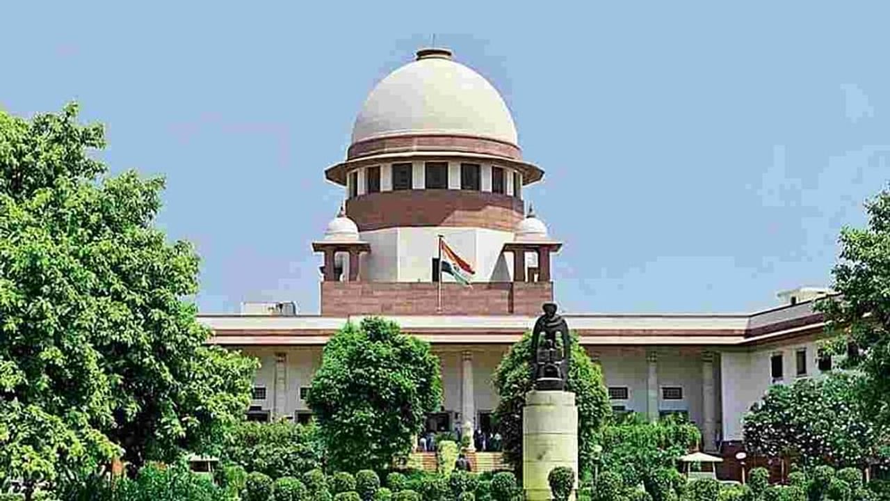 Supreme Court News: 'બહાના ન બનાવો, કાયદાનું પાલન કરાવવાનું તમારું કામ છે', ખેડૂતોની કામગીરીને લઈને કેન્દ્રથી નારાજ સુપ્રીમ કોર્ટ