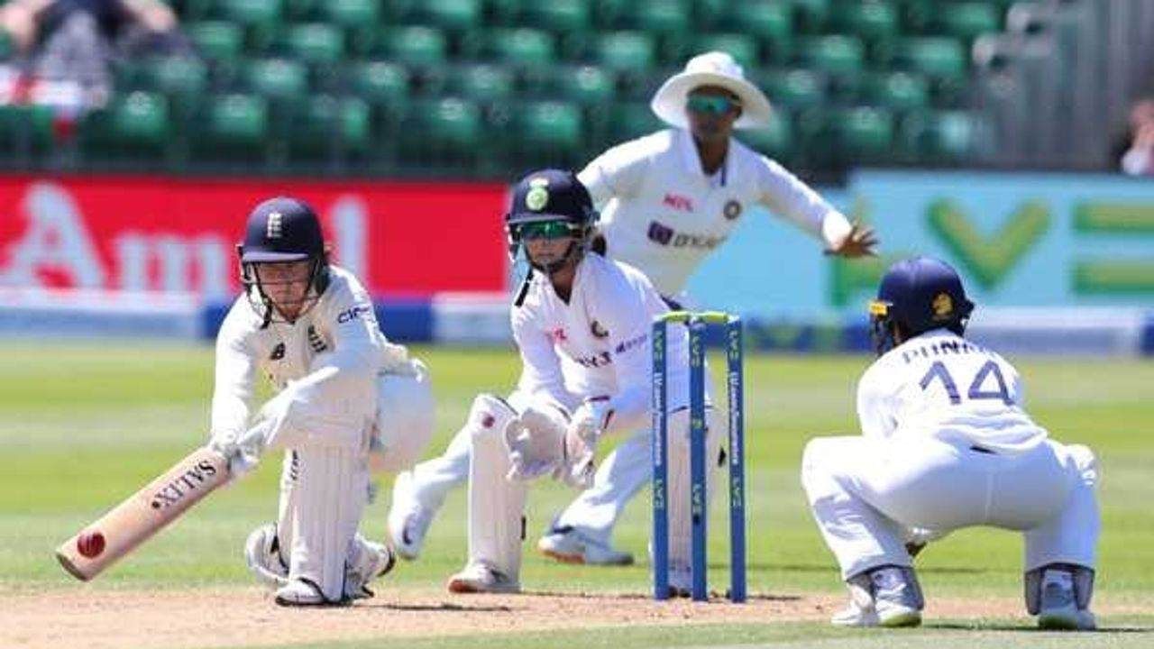 Cricket: સફેદ કપડાની ક્રિકેટમાં મહિલા ક્રિકેટરોને માસિક ધર્મની ચિંતા પરેશાન કરી મુકતી હોય છે, કેવી રીતે કરે છે સમસ્યાનો સામનો?