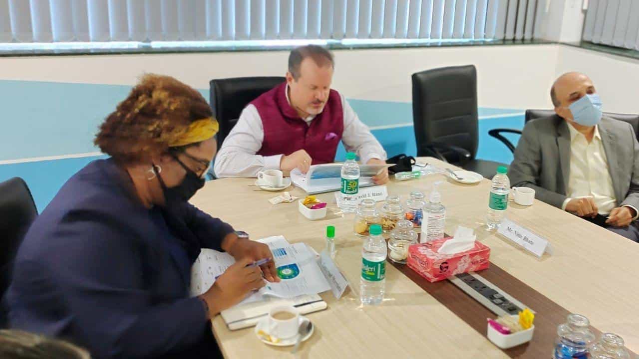 VADODARA : અમેરિકી કોન્સ્યુઅલ જનરલ ડેવિડ જે રેન્ઝે ઝાયલમ વોટર ટ્રીટમેન્ટ પ્લાન્ટની મુલાકાત લીધી