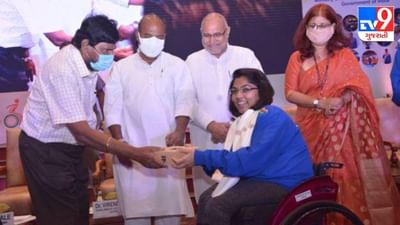 કેન્દ્ર સરકારના સામાજિક ન્યાય અને અધિકારીતા મંત્રાલયે ભાવિના પટેલને 8 લાખનું રોકડ ઇનામ આપ્યું