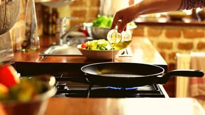 Cooking oil : જો તમે એક વખત વપરાયેલા કુકિંગ તેલનો વારંવાર ઉપયોગ કરો છો તો તેના જીવલેણ પરિણામો પણ જાણી લો