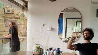 Hrithik Roshanના ફોટામાંથી ખુલ્લી ઘરમાં સીલનની પોલ, કરોડોમાં છે કમાણી તો પણ નાક કાપાવ્યું