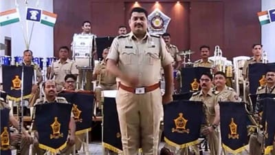 Mumbai Police:  દેશ ભક્તિમાં ડૂબેલી જોવા મળી મુંબઇ પોલીસ, બેન્ડ સાથે પરફોર્મ કર્યુ 'એ વતન તેરે લિયે'