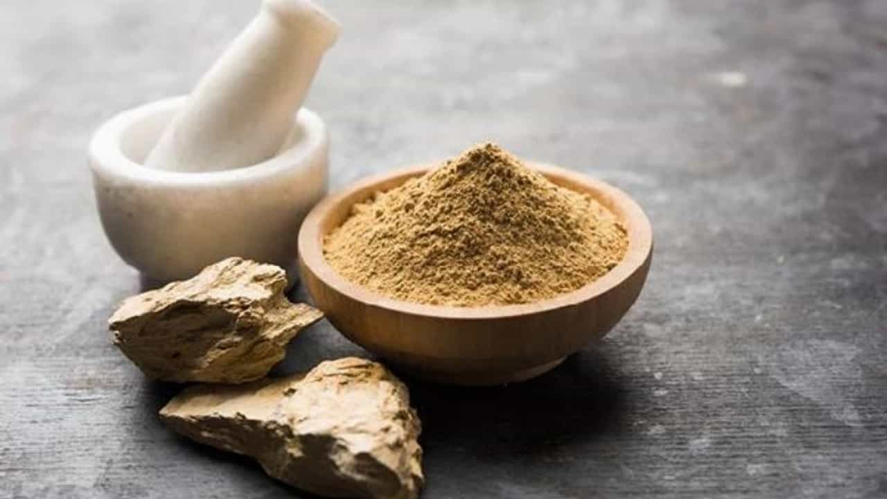 સુંદરતા : ઓઇલી સ્કીન માટે ઉત્તમ છે મુલતાની માટી, આ ફેસપેક બનાવીને લગાવવાથી સ્કીનની સમસ્યાઓથી મળશે છૂટકારો