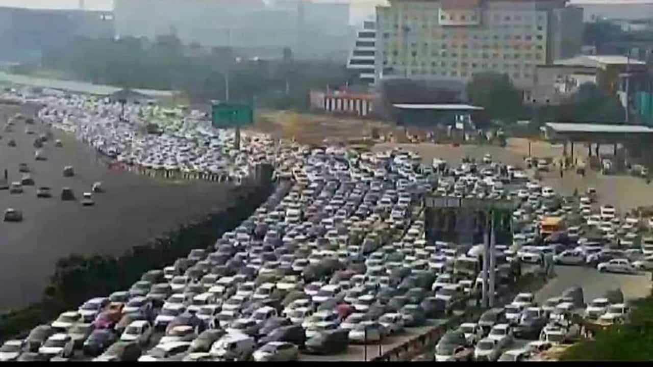 Kisan Bharat Bandh: દિલ્હી-NCR, યુપી અને પંજાબ-હરિયાણામાં ઘણી જગ્યાએ ભારે ટ્રાફિક જામ, આજે આ રસ્તાઓ પર જવાનું ટાળો