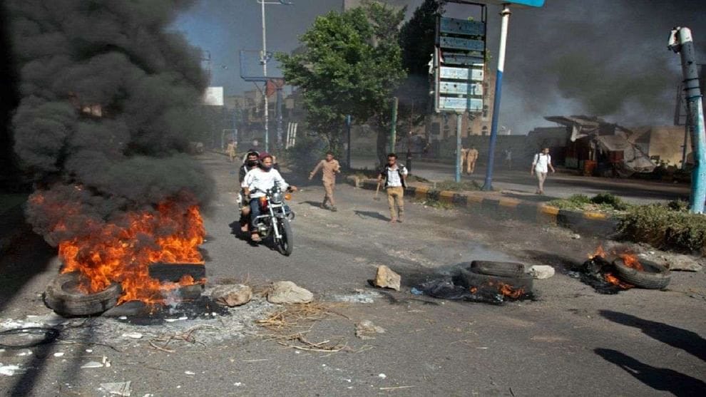 Yemen: ચલણમાં થતો ઘટડો અને કથળતી અર્થવ્યવસ્થાથી પરેશાન લોકો રસ્તા પર ઉતરી આવ્યા, સુરક્ષા દળોએ પ્રદર્શનકારીઓ પર કર્યો ગોળીબાર