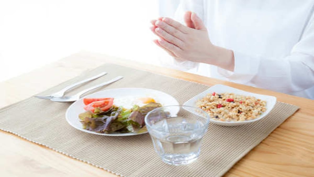 Health : આયુર્વેદ અનુસાર એવા કયા ખોરાક છે જેને ગરમ કરીને ખાવો ન જોઈએ