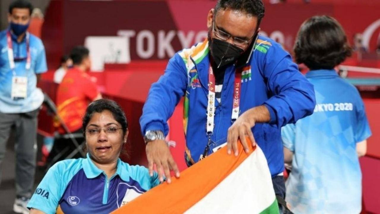   પ્રથમ પેરાલિમ્પિક્સમાં, ટેબલ ટેનિસ ખેલાડી ભાવનાબેન પટેલે સિલ્વર મેડલ જીતીને ભારતનું ખાતું ખોલ્યું હતુ. તે આ રમતમાં મેડલ જીતનાર દેશની બીજી મહિલા ખેલાડી બની છે. શાનદાર રમત દર્શાવતા, તેણે ફાઇનલ પહેલા ઘણા વર્લ્ડ ચેમ્પિયન્સ ખેલાડીઓને હરાવ્યા. તે ફાઇનલમાં ચીની ખેલાડી સામે હારી ગઇ હતી પરંતુ સિલ્વર જીતવામાં સફળ રહી હતી.