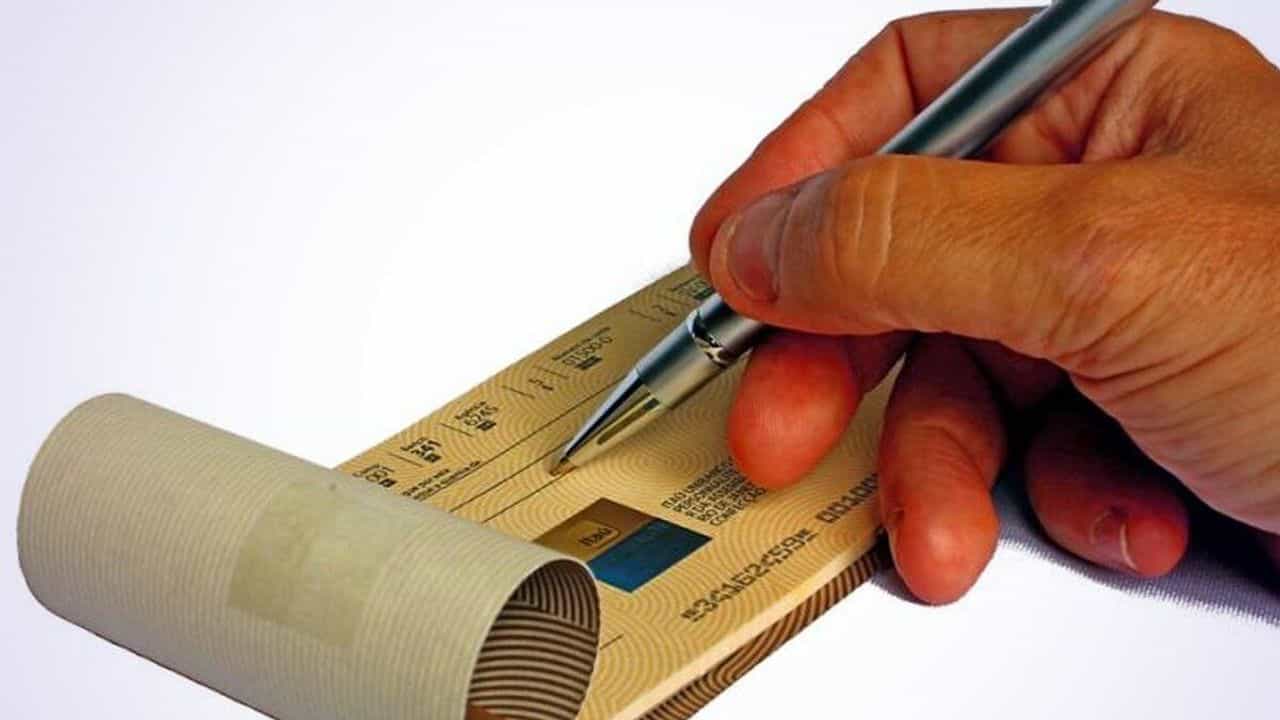 1 ઓક્ટોબરથી જૂની Cheque Book નકામી બનશે, જો તમારું આ સરકારી બેંકોમાં ખાતું હોય તો તરત જ કરો બેંકનો સંપર્ક