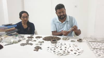 Surat : સુરતના આ વ્યક્તિ પાસે છે 50 હજાર થી પણ વધુ ઐતિહાસિક ચલણ નો સંગ્રહ