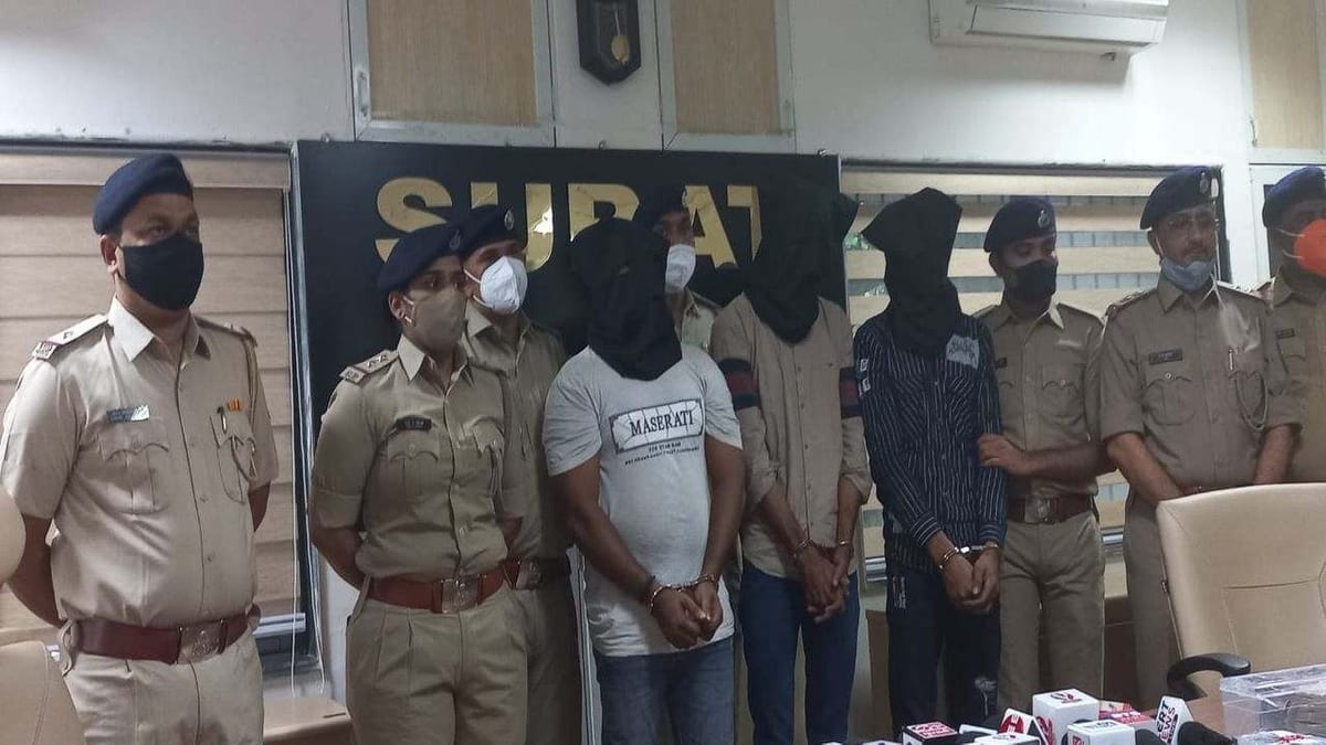 Surat : સુરત પોલીસે મેકડ્રોન ડ્રગ્સ અને રૂ. 28.49 લાખના મુદ્દામાલ સાથે ત્રણ આરોપીઓની કરી ધરપકડ