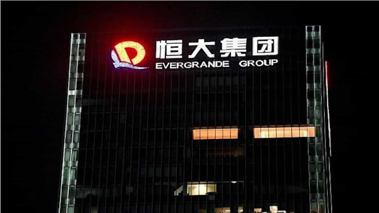 ચીનના સૌથી મોટી રિયલ એસ્ટેટ કંપની 22 લાખ કરોડ રૂપિયાના દેવા માટે નાદારી જાહેર કરતાં વૈશ્વિક ચિંતા સર્જાઈ! જાણો શું પડી શકે છે અસર