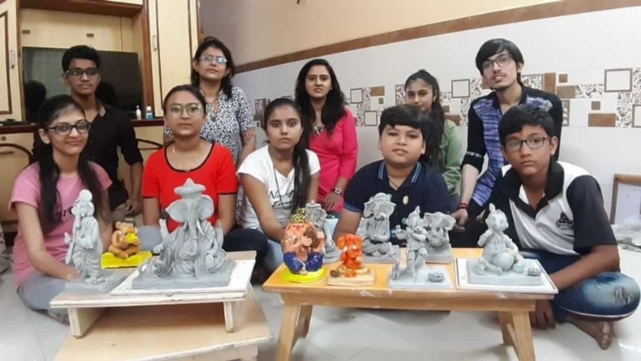 Surat : ઘરે જ ઇકો ફ્રેન્ડલી ગણપતિની પ્રતિમા બનાવવા બાળકોને કરાયા પ્રોત્સાહીત