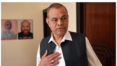 ગુજરાતના પૂર્વ ગૃહ પ્રધાન ગોરધન ઝડફિયાનું નામ પણ સીએમની રેસમાં અગ્રેસર, જાણો તેમની રાજકીય સફર 