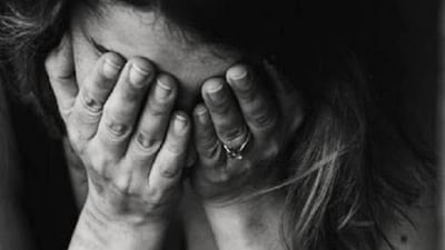 મહારાષ્ટ્ર: ડોક્ટર પર બળાત્કાર કરી વીડિયો શૂટ કર્યો, બાદમાં યુવતીના માતા-પિતાને મોકલ્યો અને 10 લાખની ખંડણીની કરી માંગ