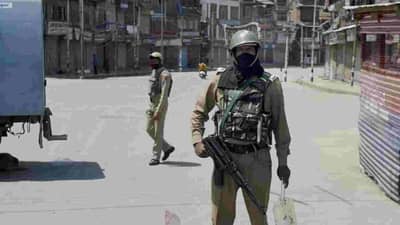 Jammu-Kashmir: શ્રીનગરના ચાનાપોરામાં આતંકી હુમલો, સુરક્ષા બળો પર ગ્રેનેડ ફેંકતા એક CRPF જવાન ઘાયલ