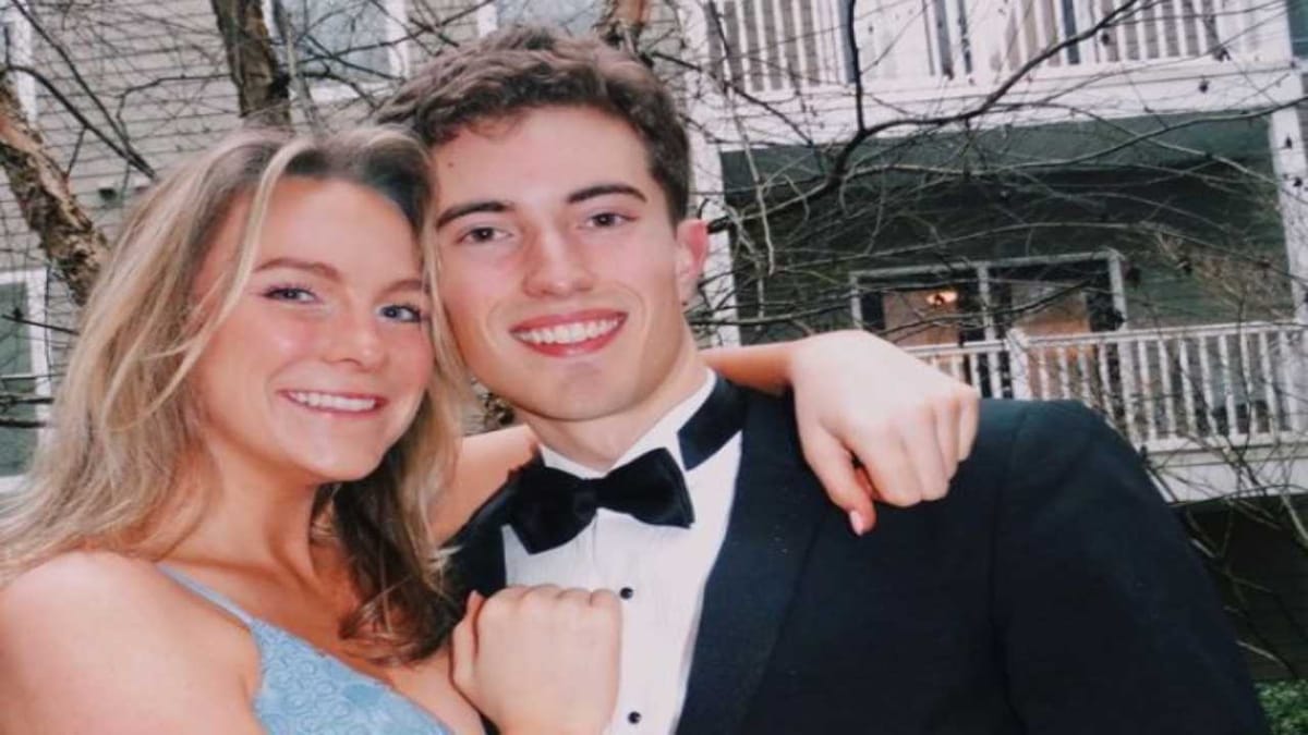 ગર્લફ્રેન્ડે બોયફ્રેન્ડને આપ્યો રિલેશનશિપનો કોન્ટ્રાકટ, સંબંધ નિભાવવા માટે રાખી આ 17 પેજની અજબ-ગજબ શરત